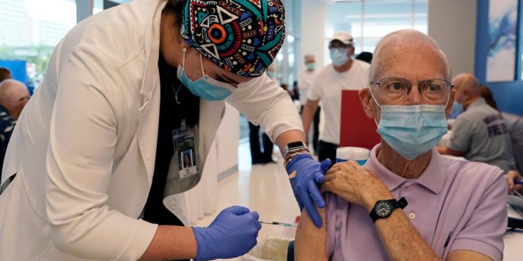 Unvaccinated older people leave northern states vulnerable to COVID surge