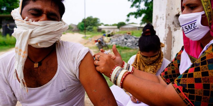 Experts say lessons from abroad can rein in COVID variant