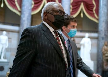 Clyburn requests briefing on status of COVID vaccines for young kids