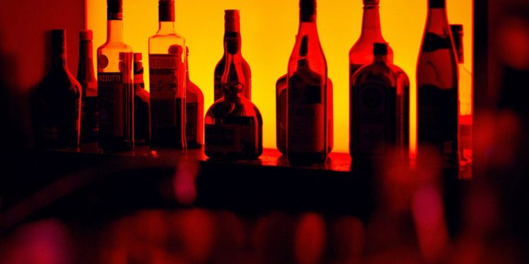 Alcohol may not benefit the heart, researchers say