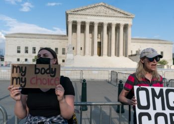 White House adviser: Overturning Roe would hurt economy