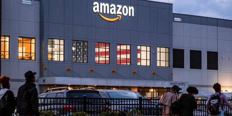 Amazon workers lose paid COVID leave