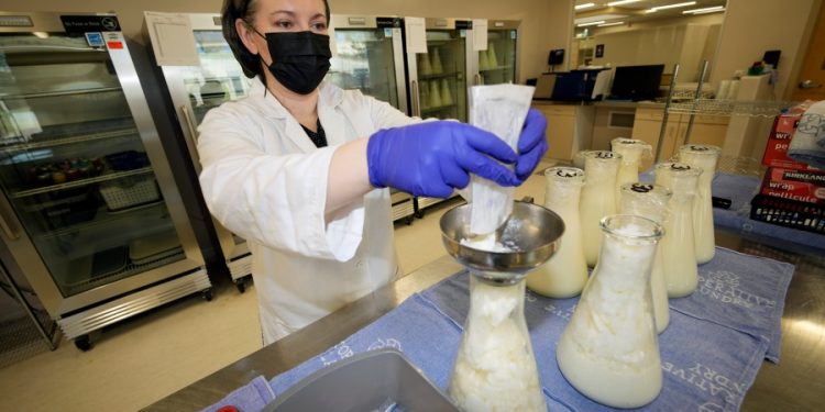 FDA rolls out new import guidelines, manufacturer flexibilities to boost infant formula supply
