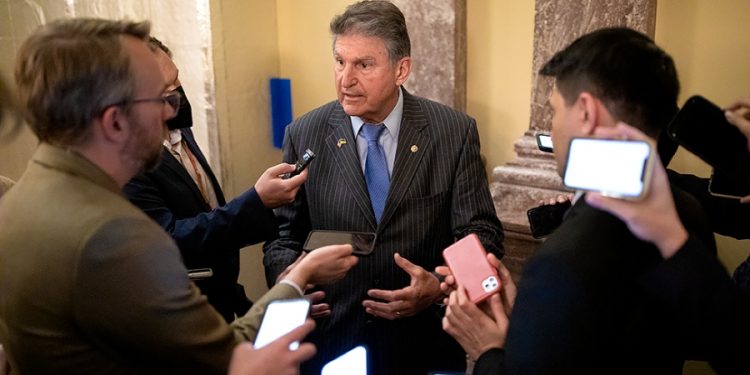 Manchin to oppose Democratic bill guaranteeing abortion access