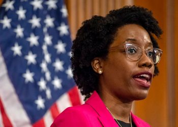 Vulnerable House Democrats urge action to prevent ObamaCare premium hike this fall