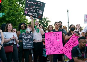 Ohio abortion clinics challenge state ban