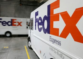 Progressives urge delivery companies to protect access to abortion meds