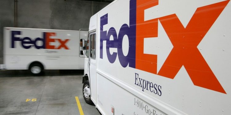 Progressives urge delivery companies to protect access to abortion meds