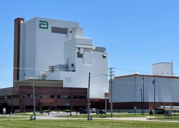 Warren accuses Abbott Nutrition of years-long cover-up campaign on infant formula risks