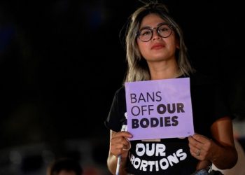 Abortion lawsuit in Arizona targets confusion over ‘clashing’ bans