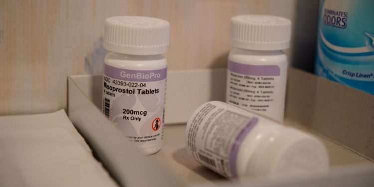 House Democrats move to reaffirm FDA authority on abortion pill access