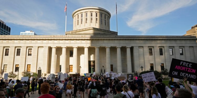 Court extends pause on Ohio abortion ban