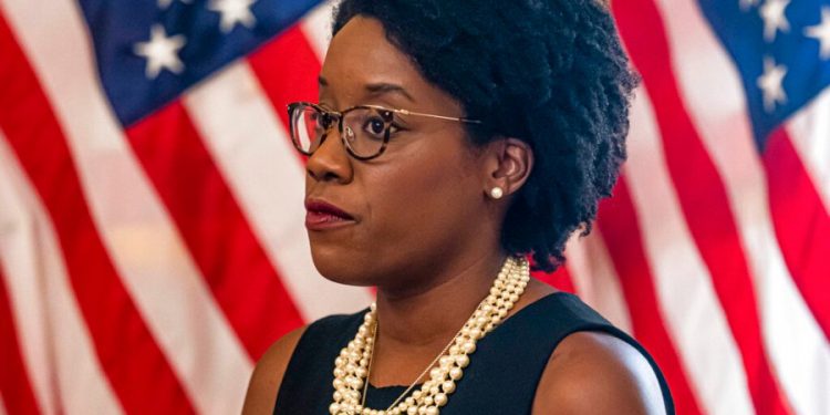 Lawmakers push to end maternal health crisis