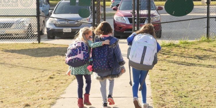 White House resists declaring emergency as flu, viruses surge in children