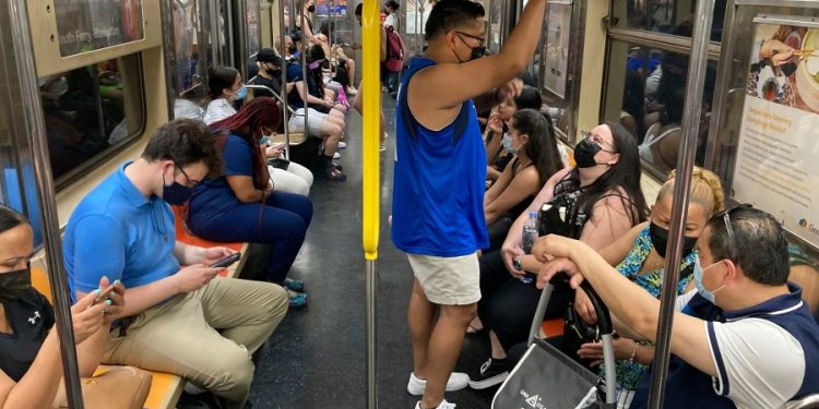 NYC recommends everyone wear masks indoors regardless of vaccination status