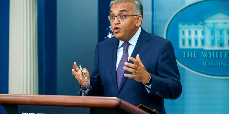 Here’s what the White House COVID czar is advising for holiday gatherings