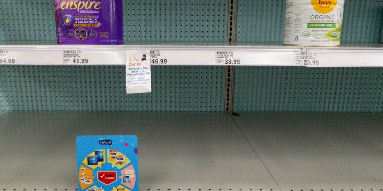 Top FDA safety official resigns