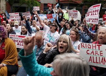 57 percent support federal government ensuring universal health care: survey