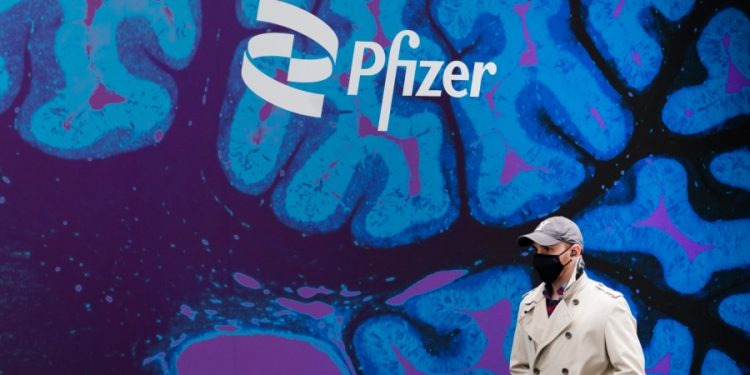 Pfizer anticipates billions in less revenue this year as vaccines commercialized