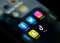 Surgeon general: 13-year-olds too young to join social media 