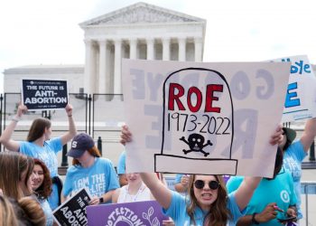 Judge denies effort to lift block on Guam abortion ban