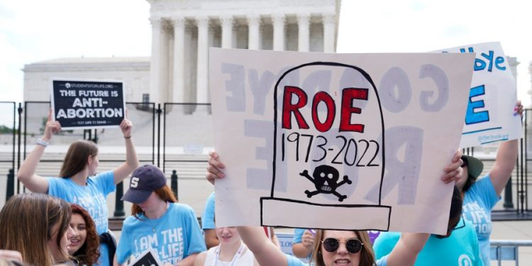 Judge denies effort to lift block on Guam abortion ban