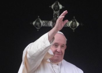 Pope to be hospitalized for pulmonary infection