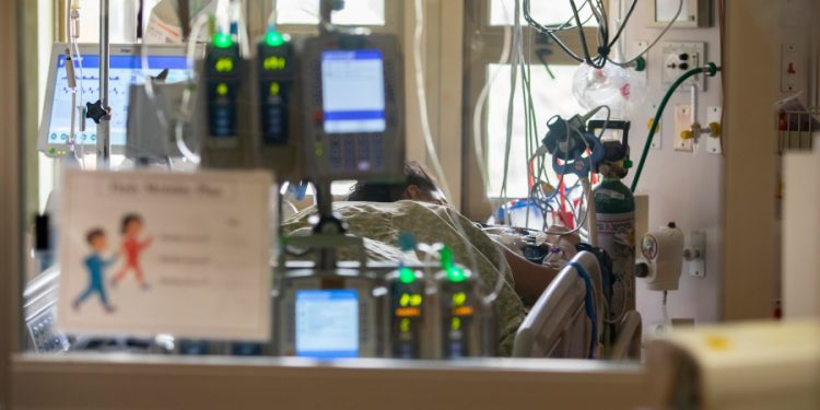 US pregnancy deaths dropped in 2022, after COVID spike