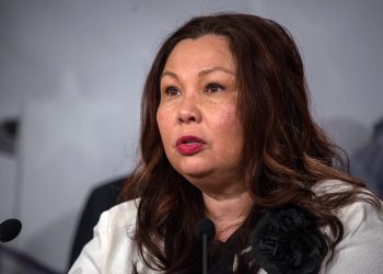 Duckworth asks FTC to investigate drug distributor over abortion pill