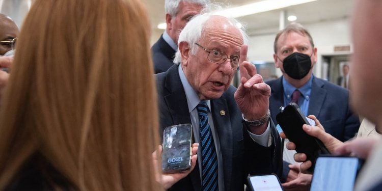 Sanders unveils legislation capping insulin costs at $20 per vial