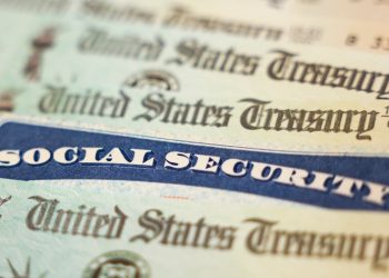 Almost 8 in 10 would oppose raising full Social Security retirement age: poll