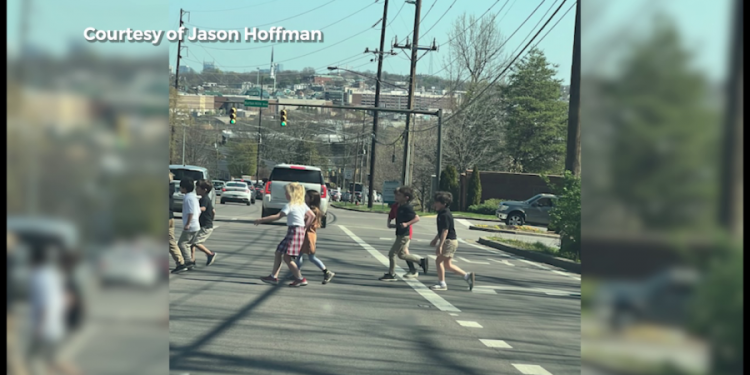 Man stops traffic to help teacher, children escape Nashville school shooting