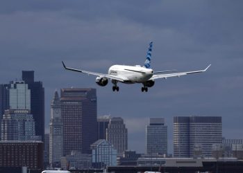 CDC relaxes COVID restrictions for international travelers