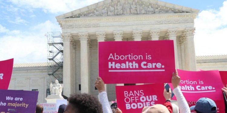 Protestors flock to Supreme Court to rally for continued access to abortion pills