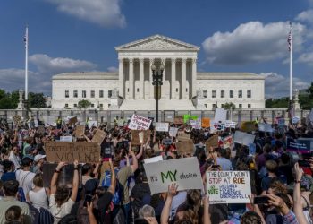 Poll: most don’t trust Supreme Court to decide reproductive health cases