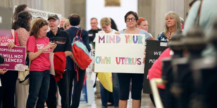 Judge temporarily blocks new South Carolina abortion ban