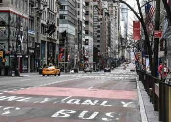 Survey: Nearly 900K New Yorkers lost at least three people to COVID