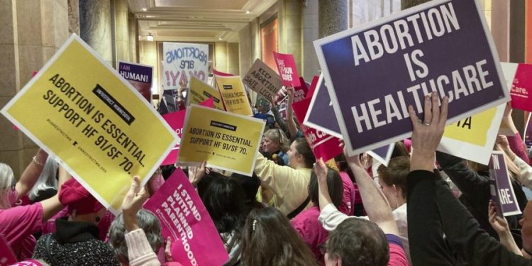 Minnesota sees spike in abortion, amid increase in out-of-state patients: report