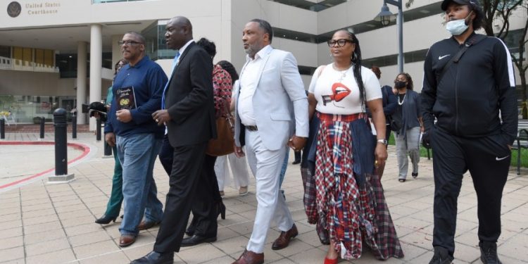 Henrietta Lacks family settles suit over use of cells taken without consent