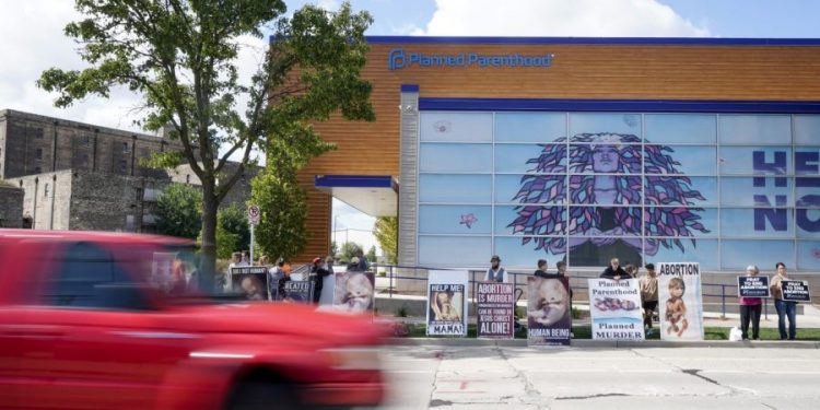 Planned Parenthood resumes providing abortions in Wisconsin