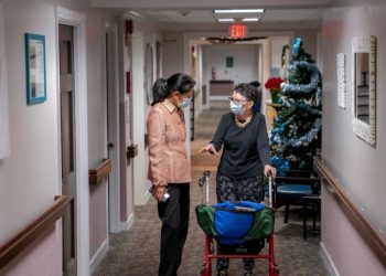 Bipartisan lawmakers oppose White House nursing home staffing proposal