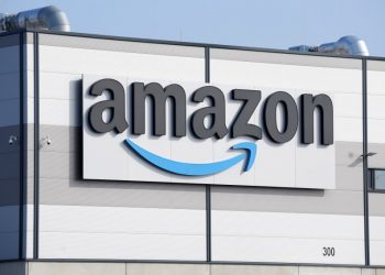 Amazon pulls several eyedrops after FDA warning