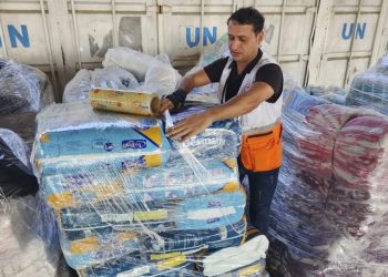 More Palestinians fleeing south with food, water running out in north Gaza: UN agency