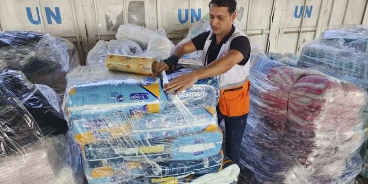 More Palestinians fleeing south with food, water running out in north Gaza: UN agency