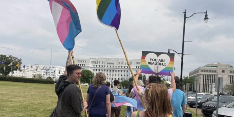 Judge denies DOJ request to pause lawsuit challenging Alabama ban on trans care for minors