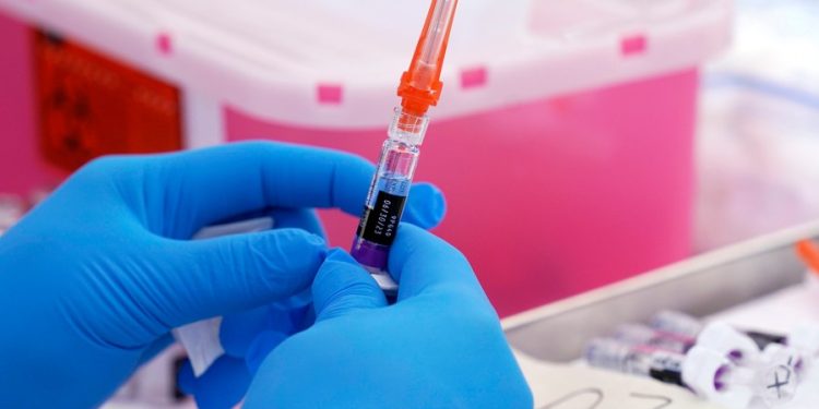 CDC warns providers of ‘urgent’ need to boost vaccination against COVID, flu, RSV