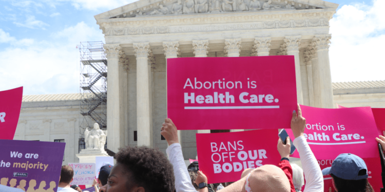 Supreme Court keeps intact law banning ‘sidewalk counselors’ at abortion clinics