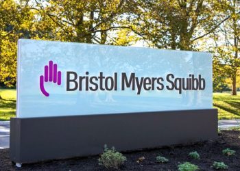  Bristol Myers to buy cancer therapy company in $4 billion deal