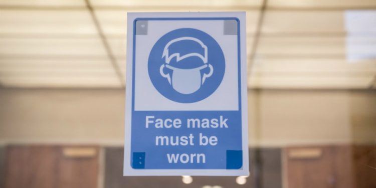 Some hospitals reinstating mask requirements amid rise in COVID