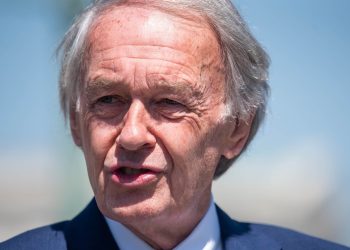 Democrats urge FDA to include civil rights, disability and ethics advocates on digital health committee  